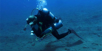 Take the PADI Self-Reliant Diver Specialty Course